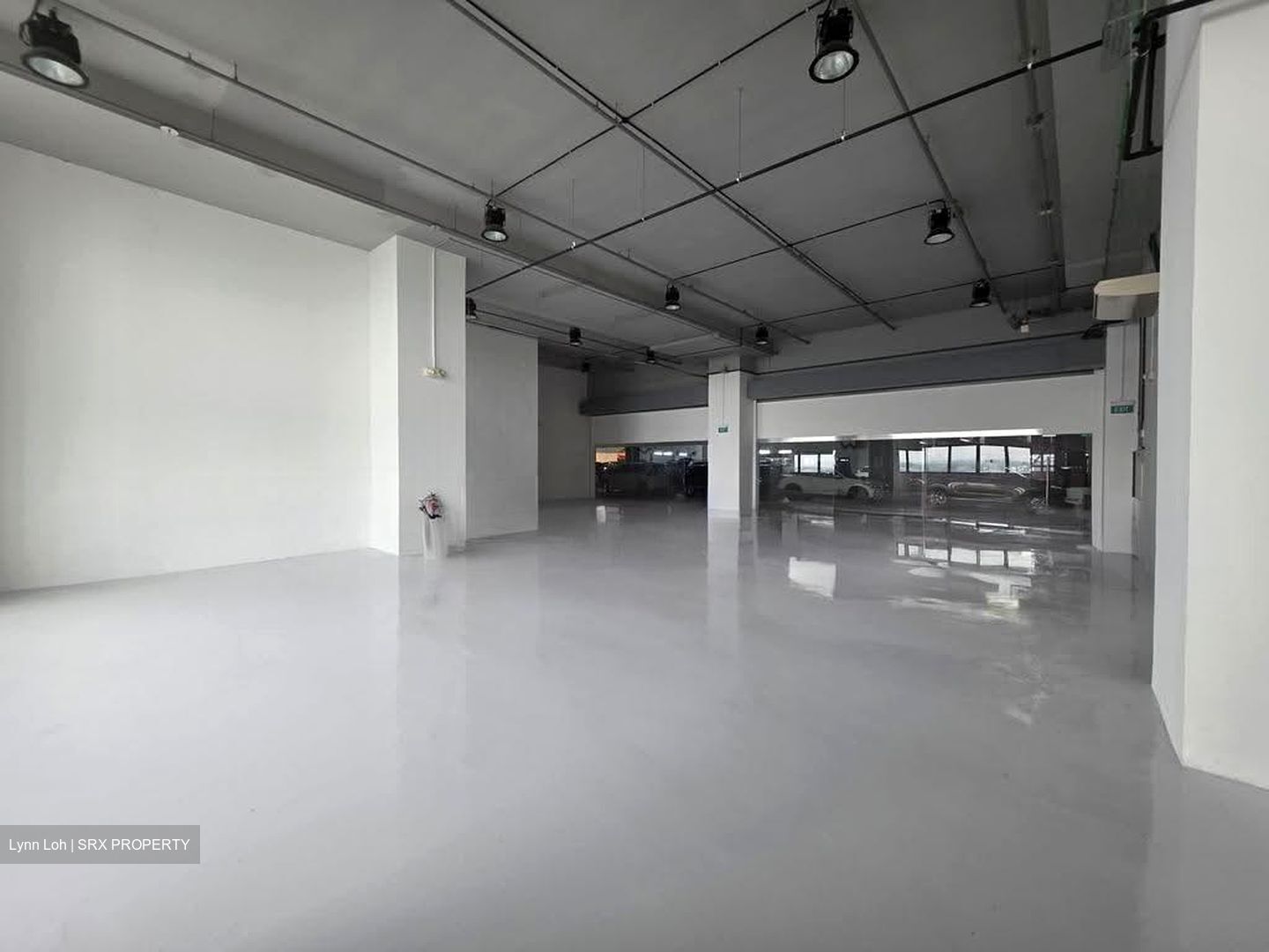 Carros Centre (D25), Factory #611009131